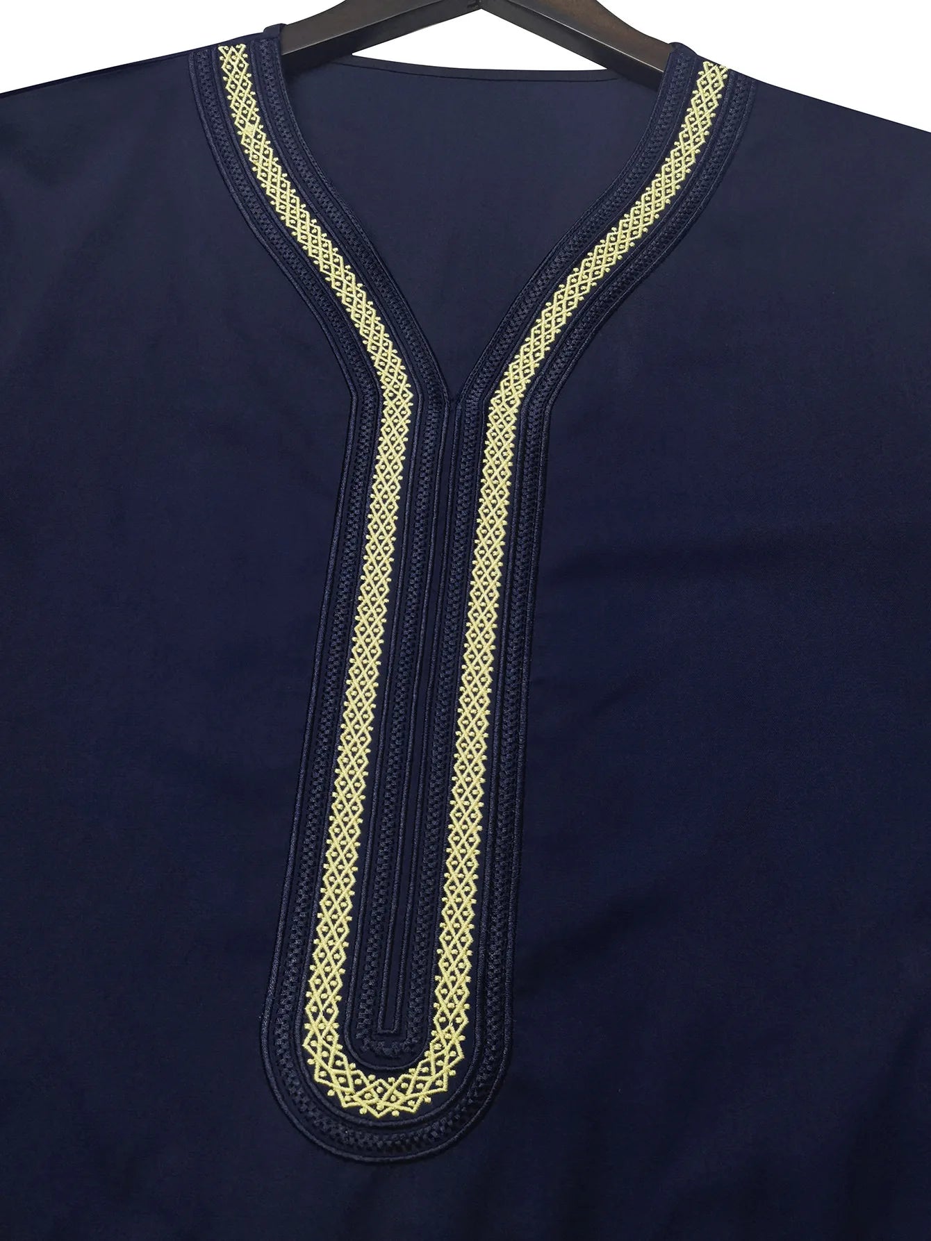 2026 Muslim Men Dress Solid Casual Robe V-neck Loose Kaftan Abayas Ethnic Style Embroidered Prayer Gown Arab Islamic Jubba Thobe